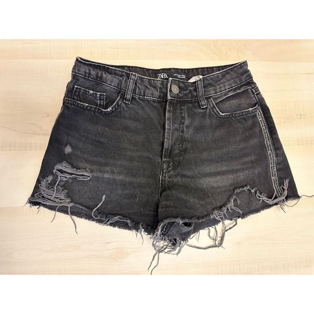 ZARA BLACK CUT OFF SHORTS SIZE 4